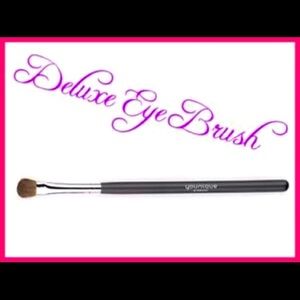 YOUNIQUE DELUXE Makeup Brush
AUTHENTIC 
SEALED NEW